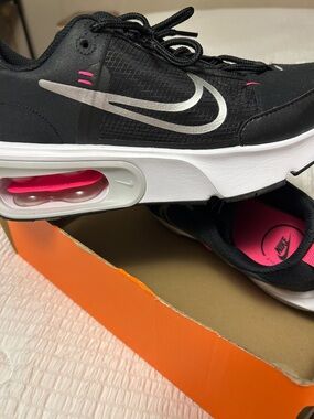 Nike Black & Pink Air Max Running Shoes
